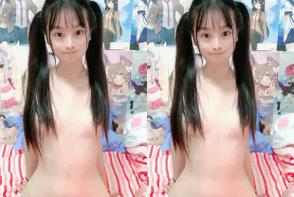 美女扒开粉喷水