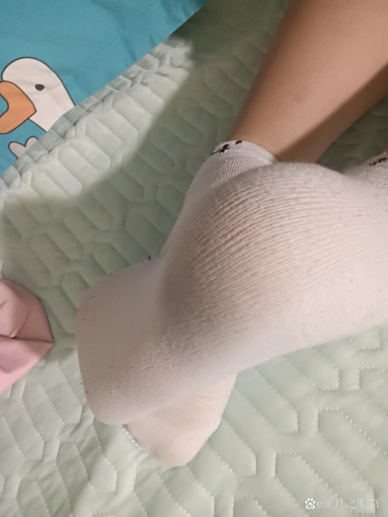 初二TK11岁小女孩脚丫