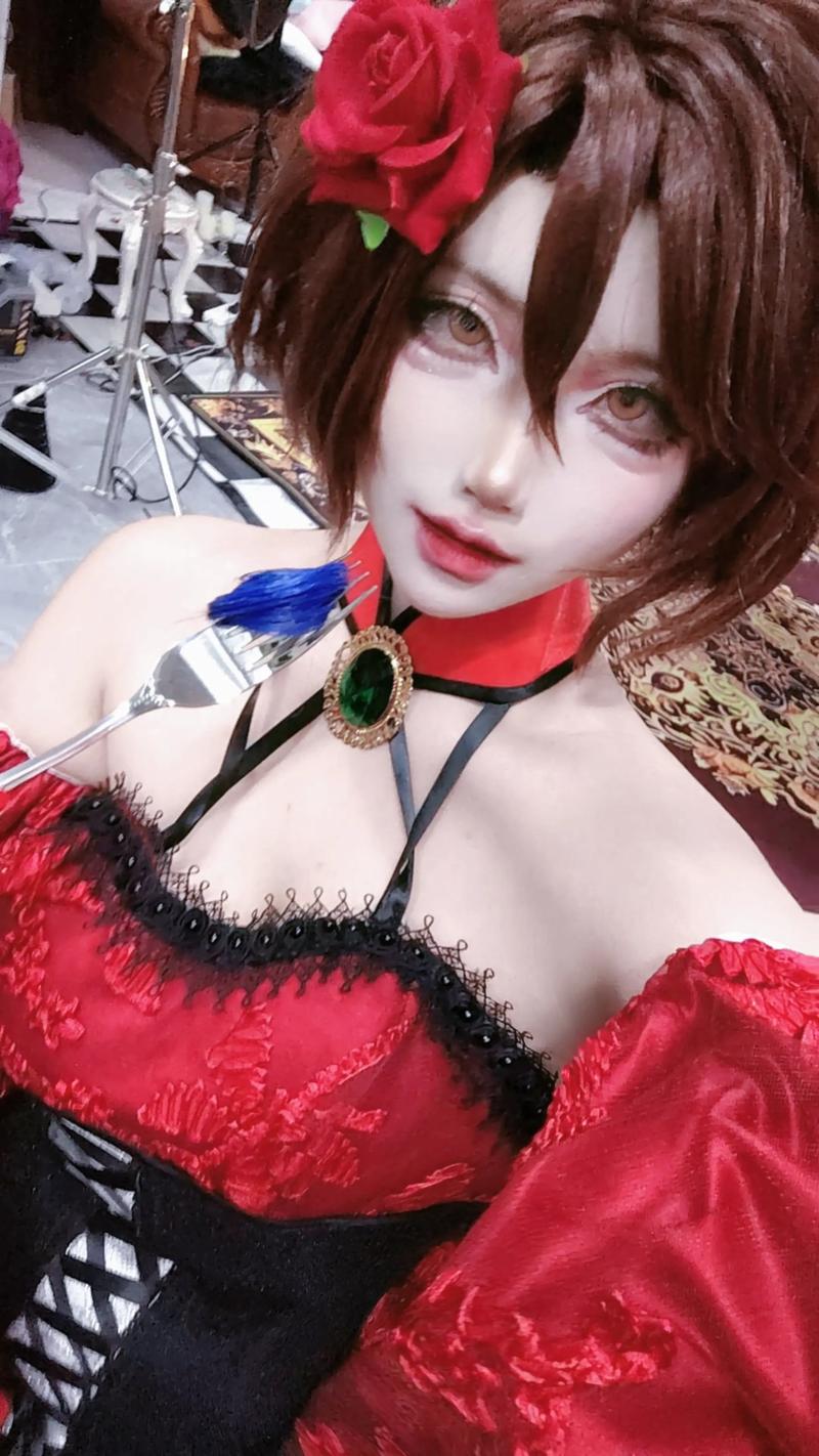 小姐姐吞人入腹消化吧