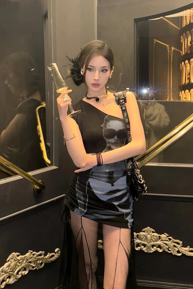 黑帮女孩直装2