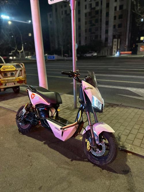 雅迪电摩x5