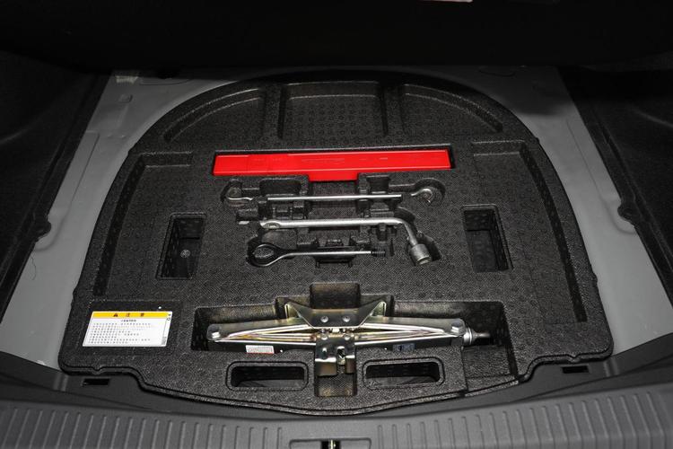 亚洲龙工具箱画