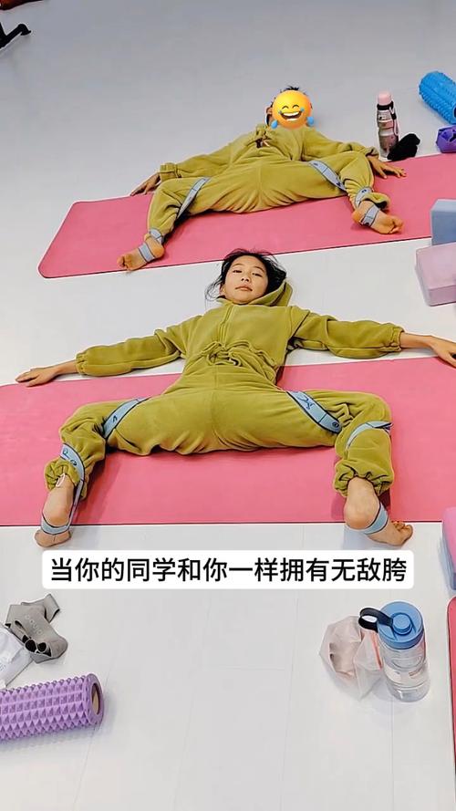舞蹈生四肢被绑